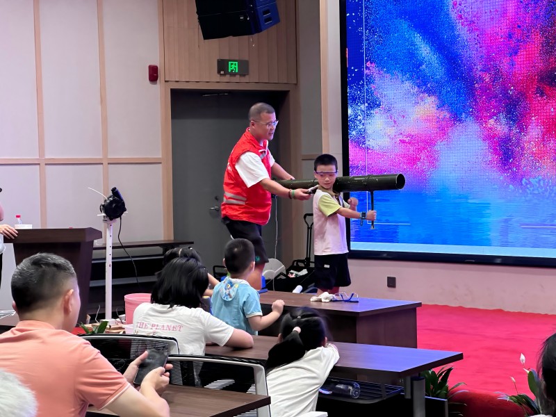 科技馆中秋科普盛宴：探索科学，共庆团圆