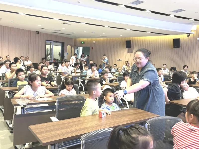 探秘昆虫世界：科技馆里的奇妙之旅
